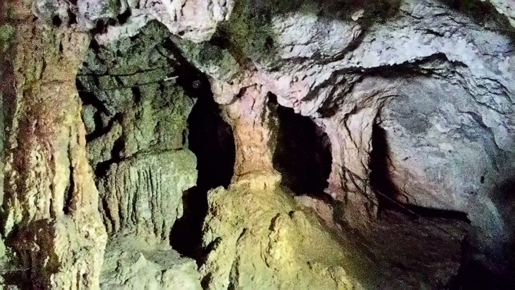 Пещера на Крите