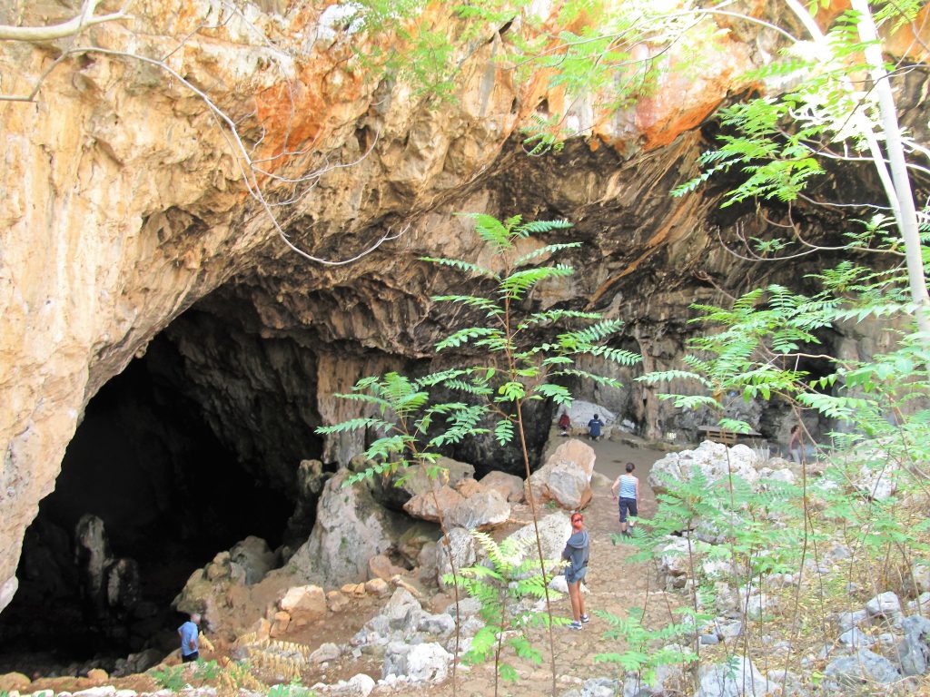 Пещера Скотино